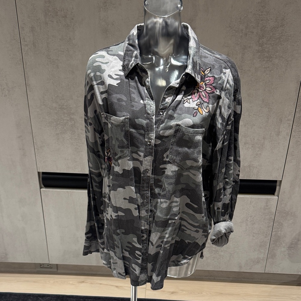 Knox Rose Camouflage Button Down Shirt with Embroidery